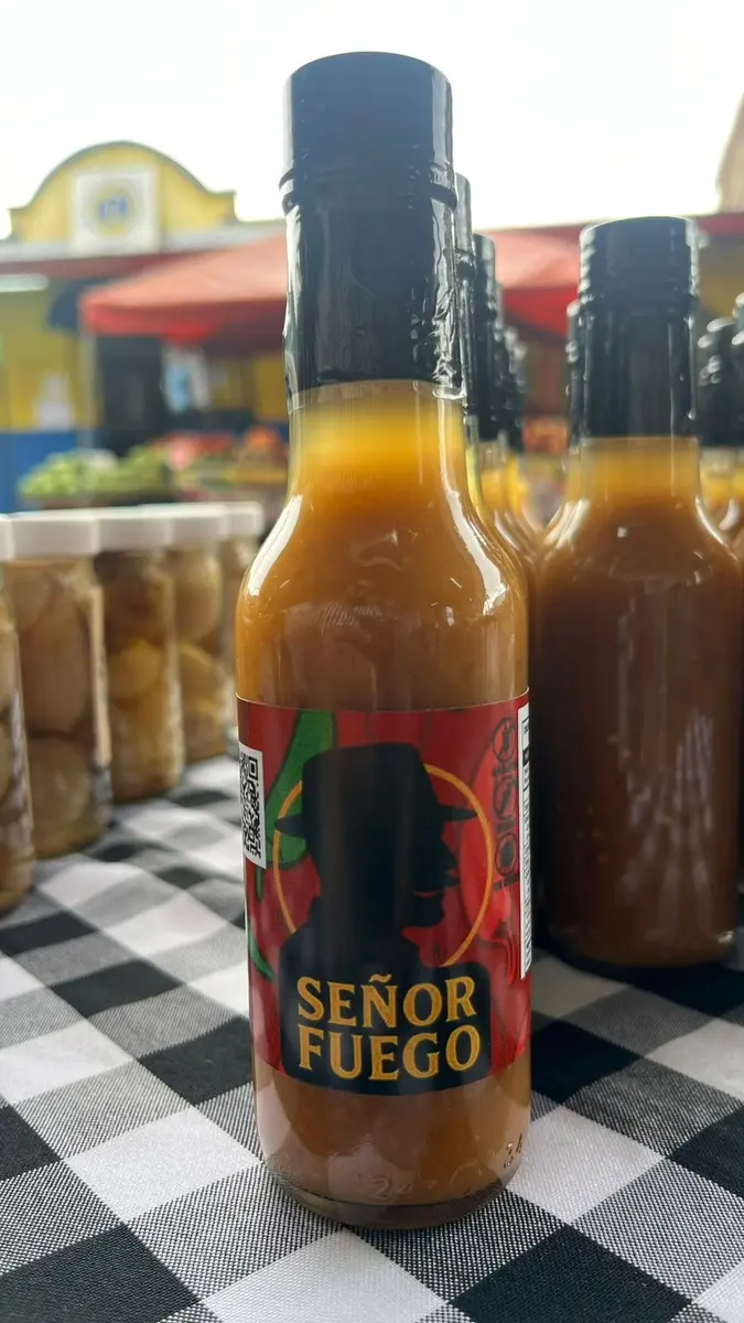 Botella real de Señor Fuego en la feria